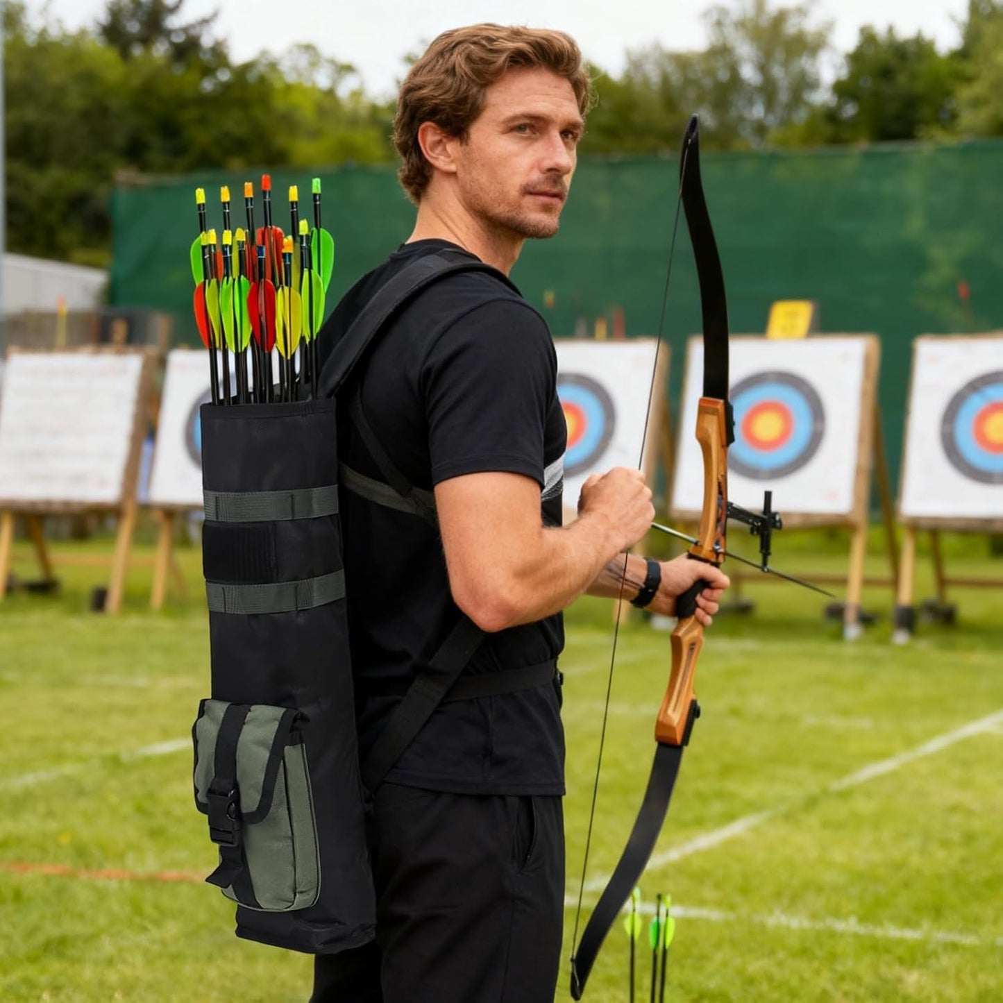 Archery Back Arrow Quiver, Lightweight Arrow Quiver with Quick Release Buckle, 19.7 in Arrow Holder, Adjustable Shoulder Strap for Outdoor Hunting