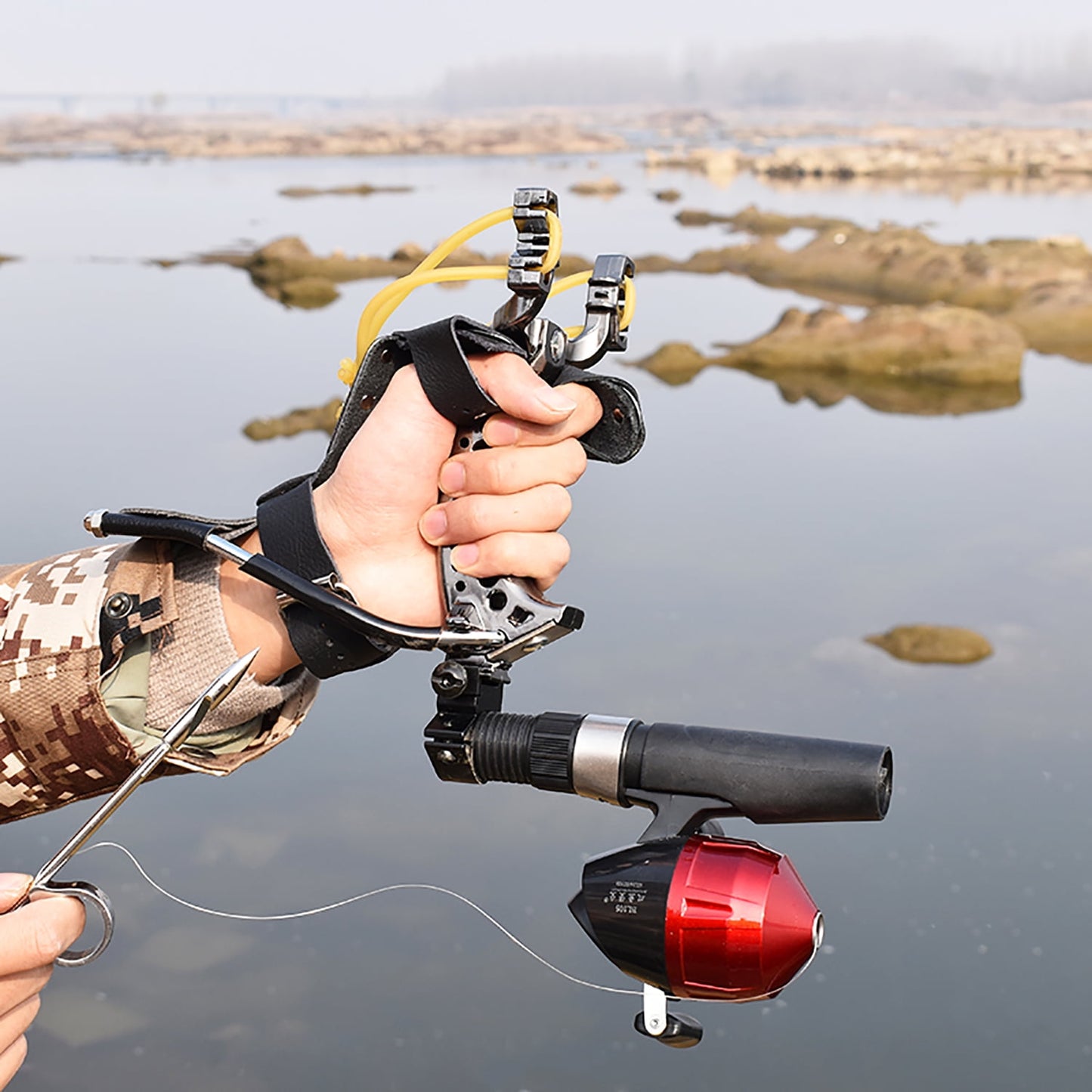Multifunctional Shooting Fish Slingshot Powerful Catapult Hunting Bow Fishing Slingshot Kit